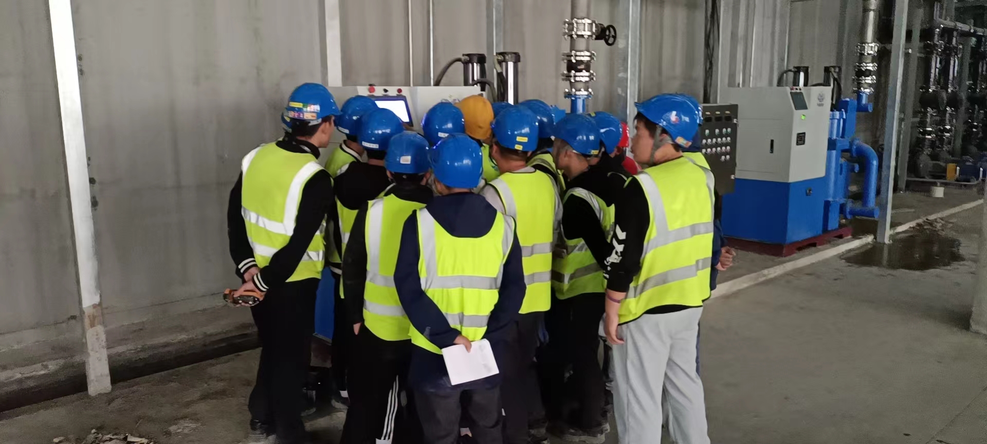 陶瓷柱塞泵-智能變頻泵-安裝-培訓現場